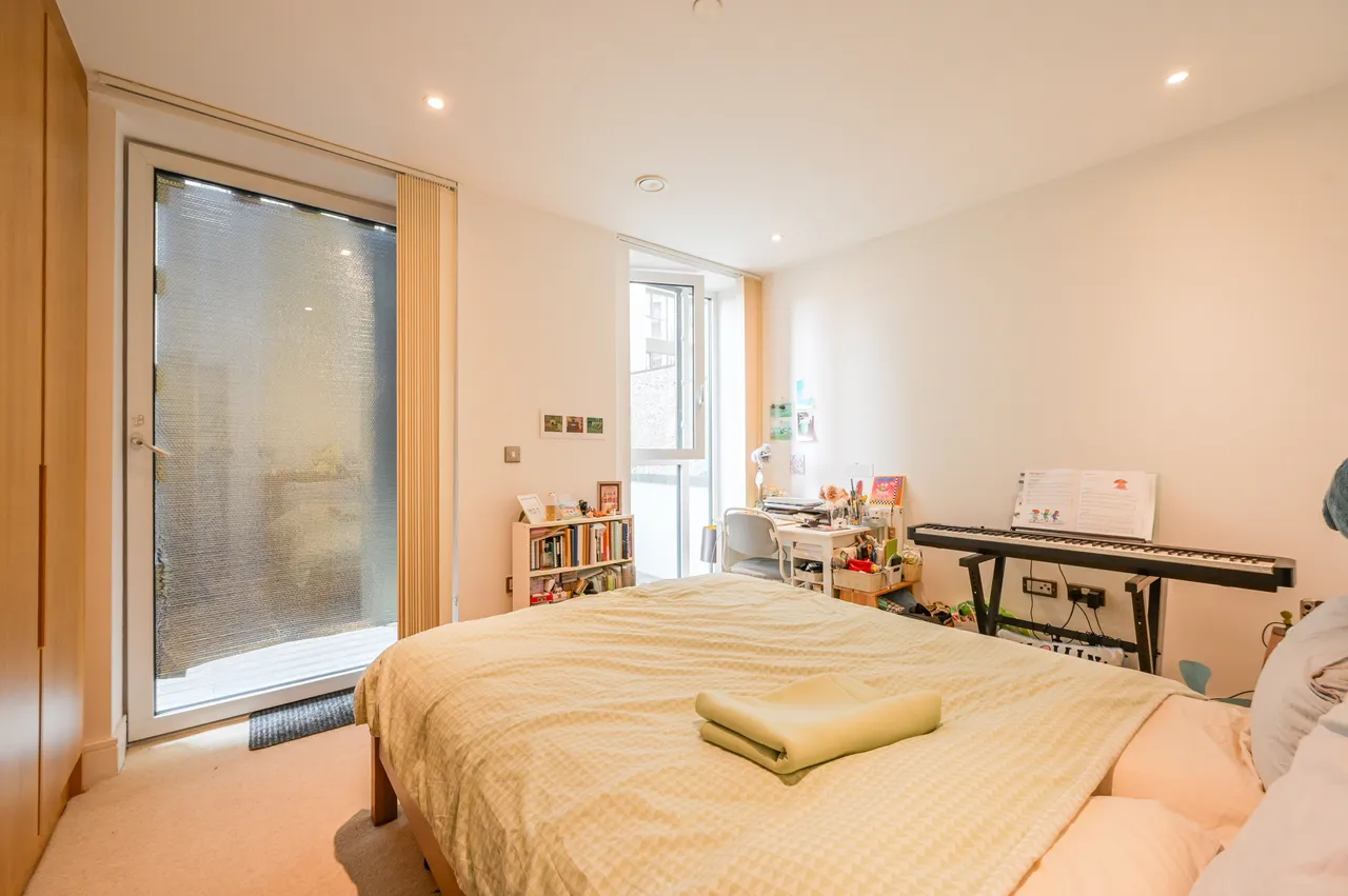 101 Sovereign Tower, 1 Emily Street, London, photo 5