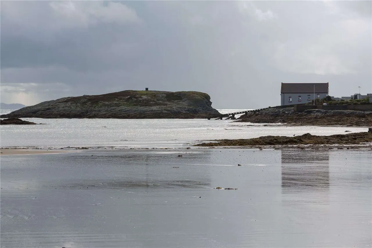 Rhoscolyn, Holyhead, Isle of Anglesey, LL65 2SQ, photo 7
