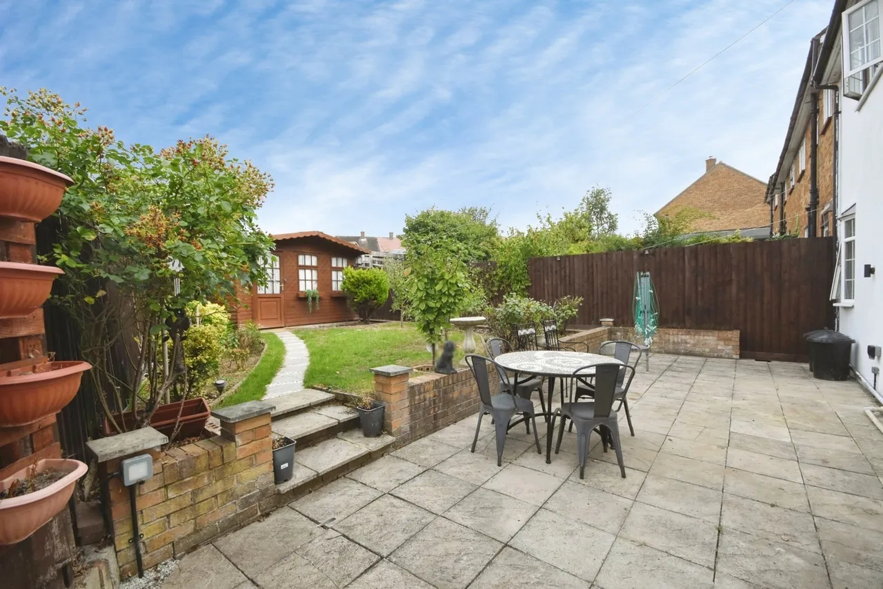Penzance Gardens, Romford, RM3, photo 4