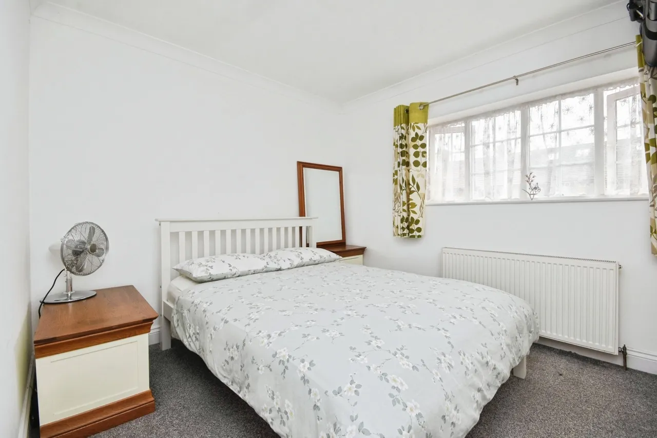 Penzance Gardens, Romford, RM3, photo 13