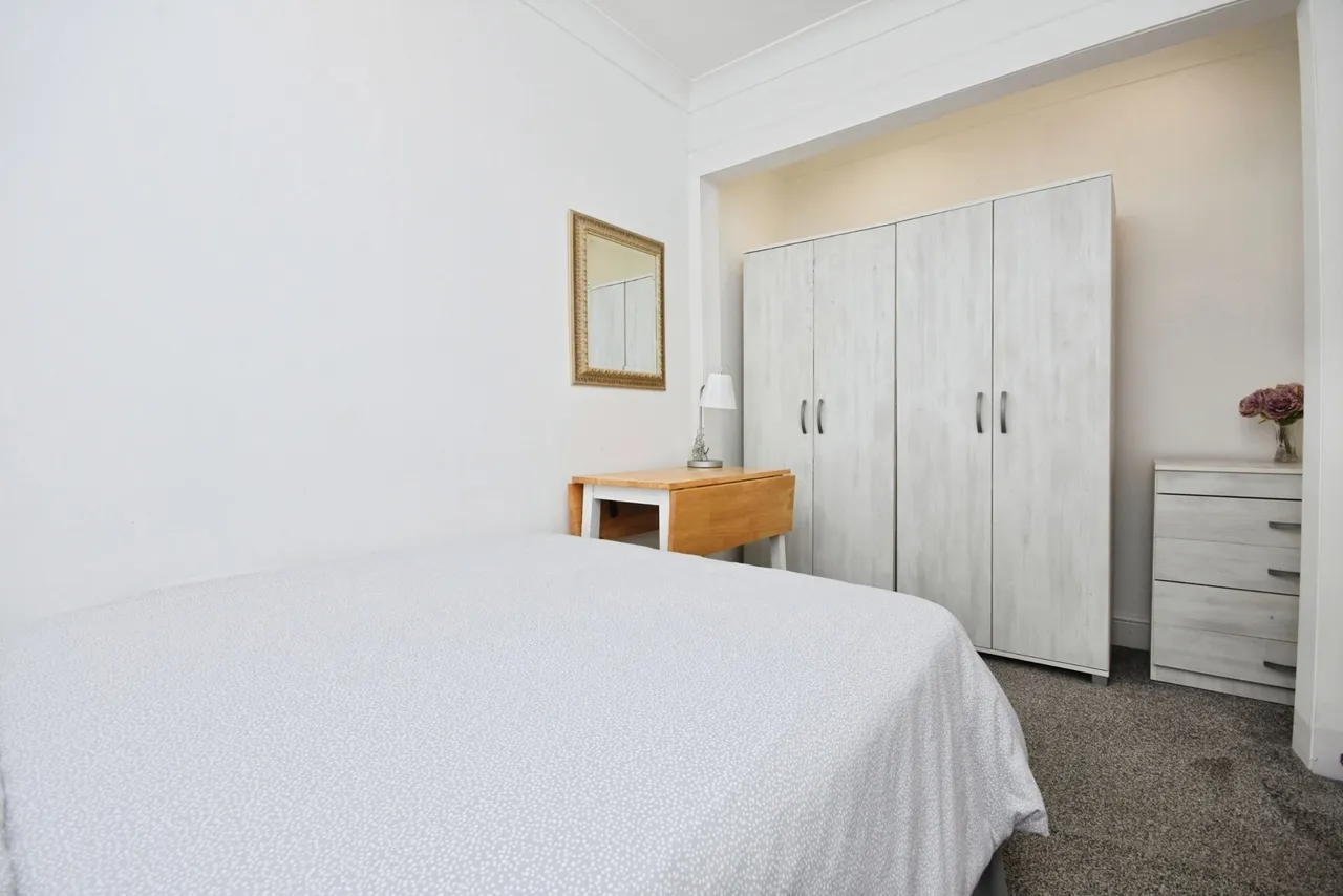 Penzance Gardens, Romford, RM3, photo 15
