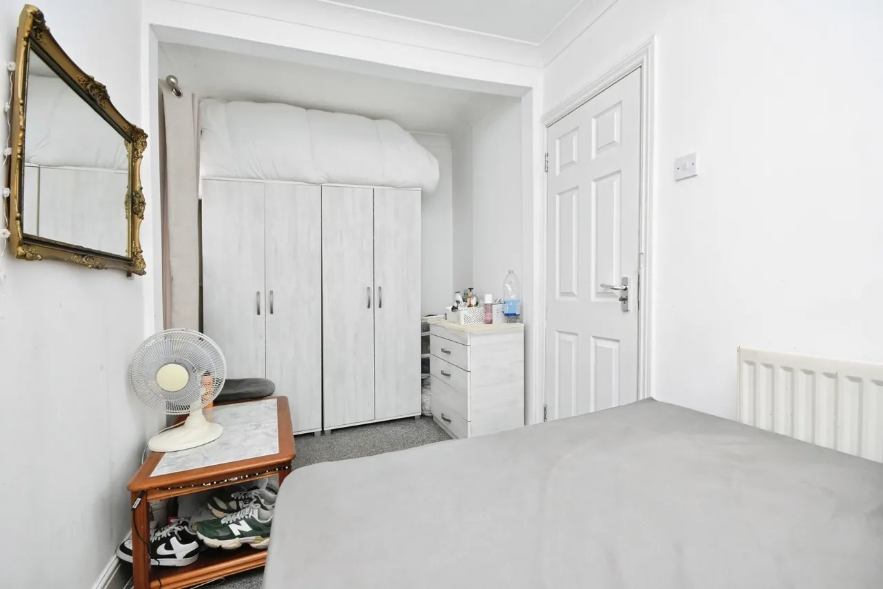 Penzance Gardens, Romford, RM3, photo 11