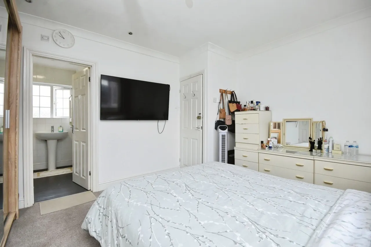 Penzance Gardens, Romford, RM3, photo 9