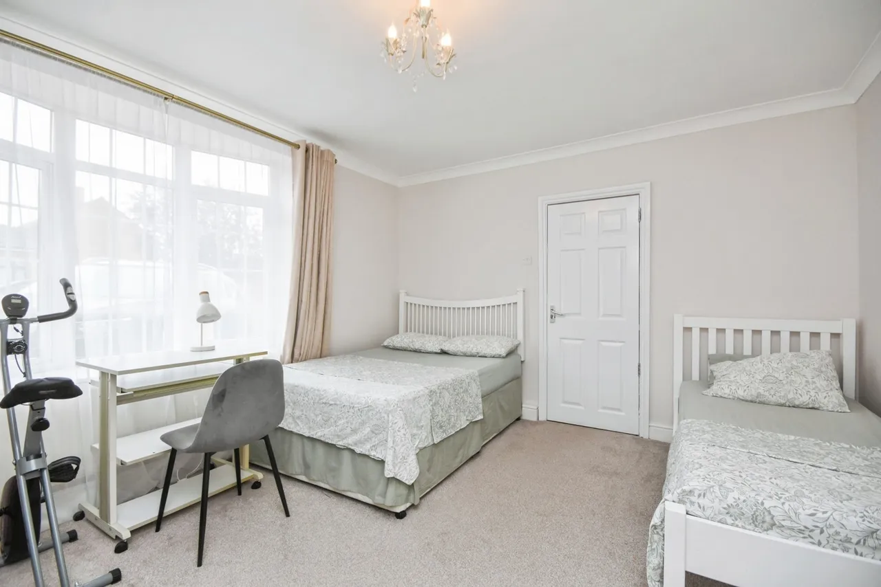 Penzance Gardens, Romford, RM3, photo 18