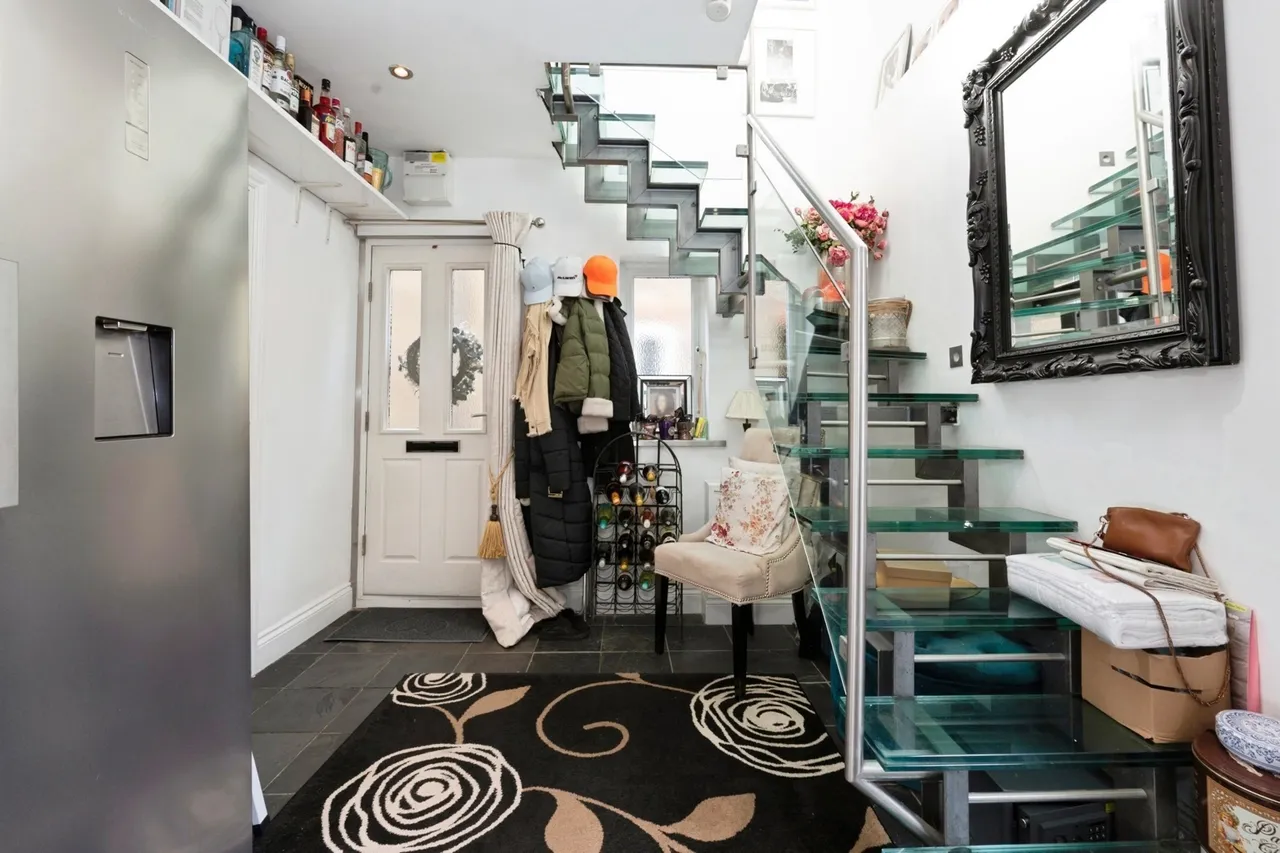 Mill Road, Esher, KT10, photo 10