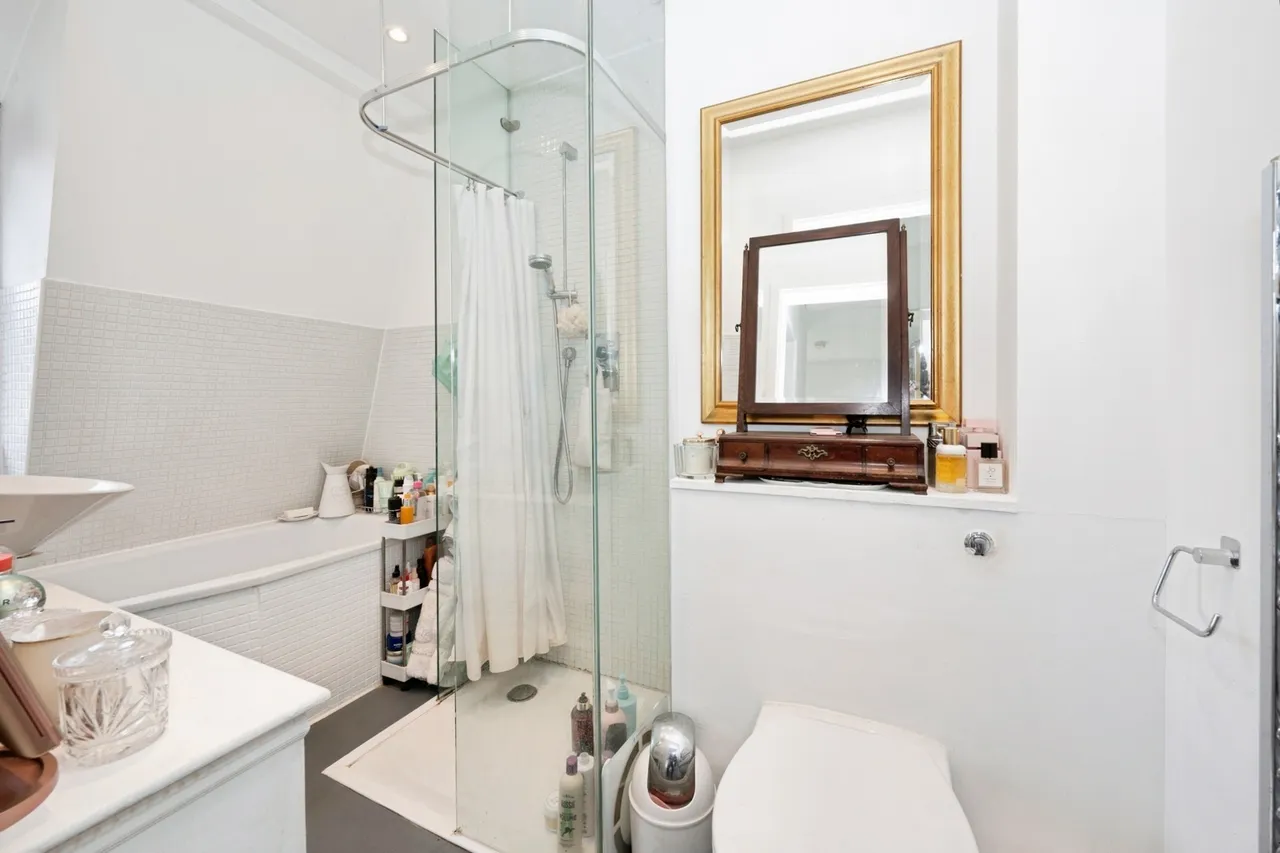 Mill Road, Esher, KT10, photo 8