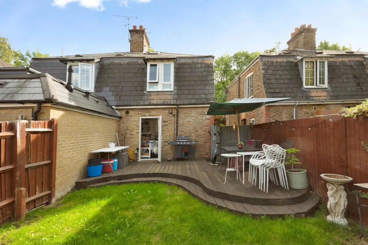 Mill Road, Esher, KT10, photo 9