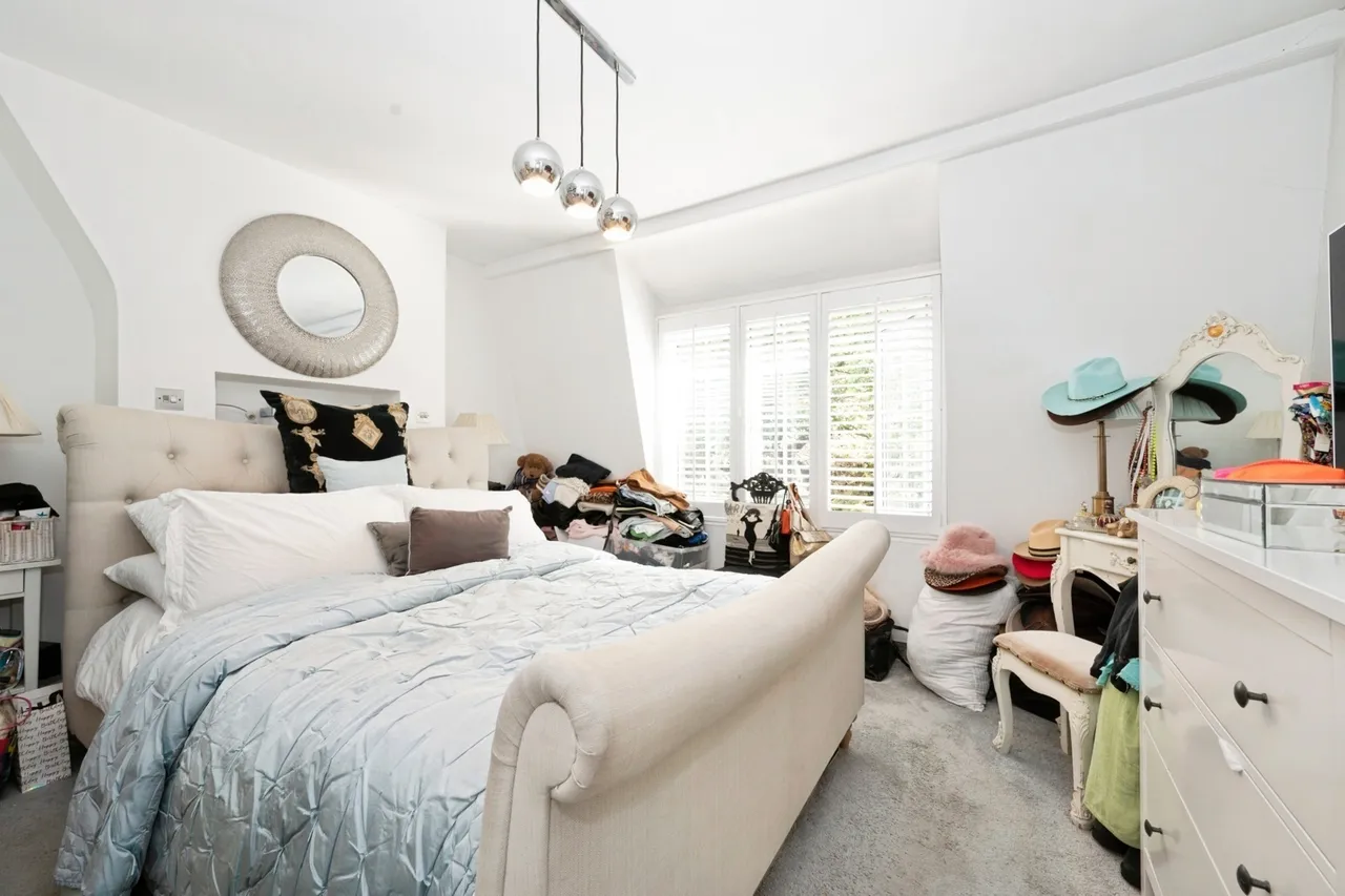 Mill Road, Esher, KT10, photo 7
