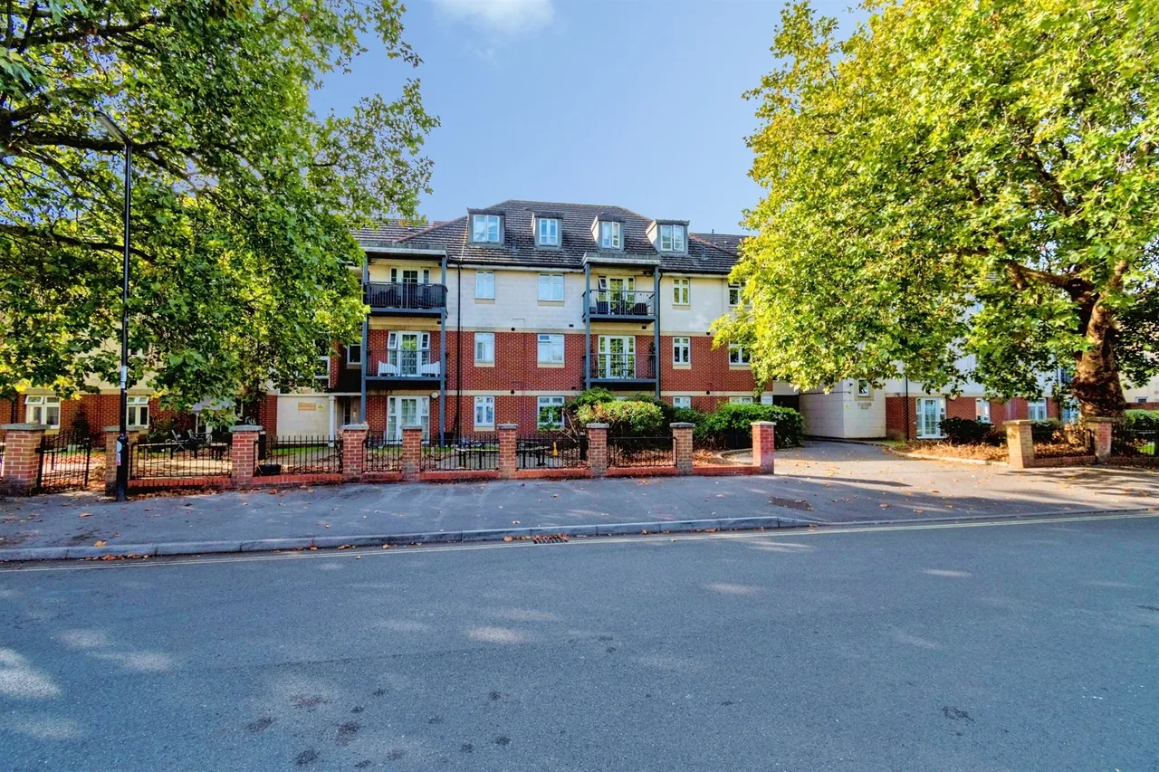 2 bed flat for sale, Millbrook Road East, Southampton, SO15