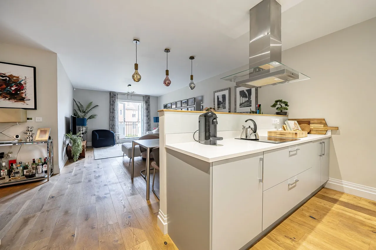 Kings Drive, Midhurst, GU29, photo 2