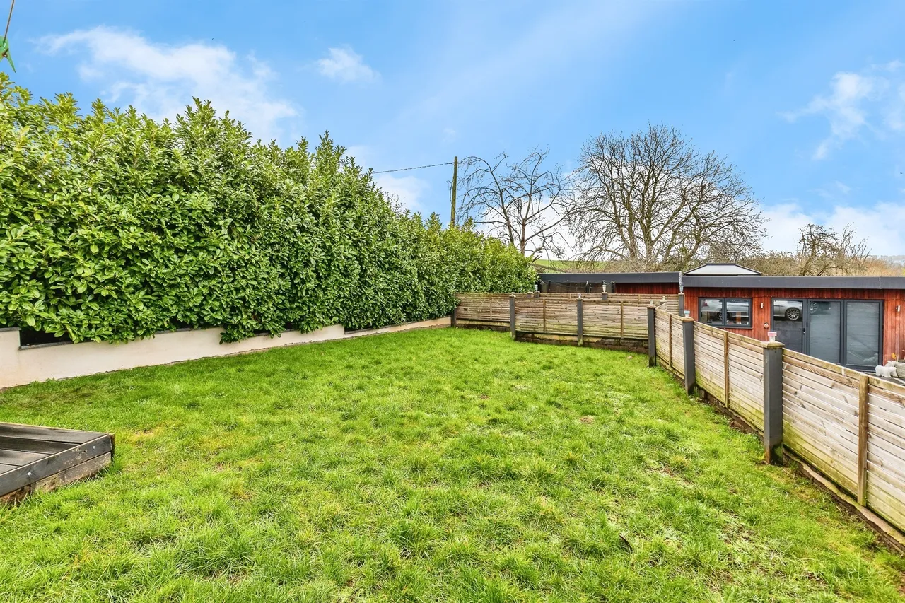 Court Farm Road, Longwell Green, Bristol, photo 5