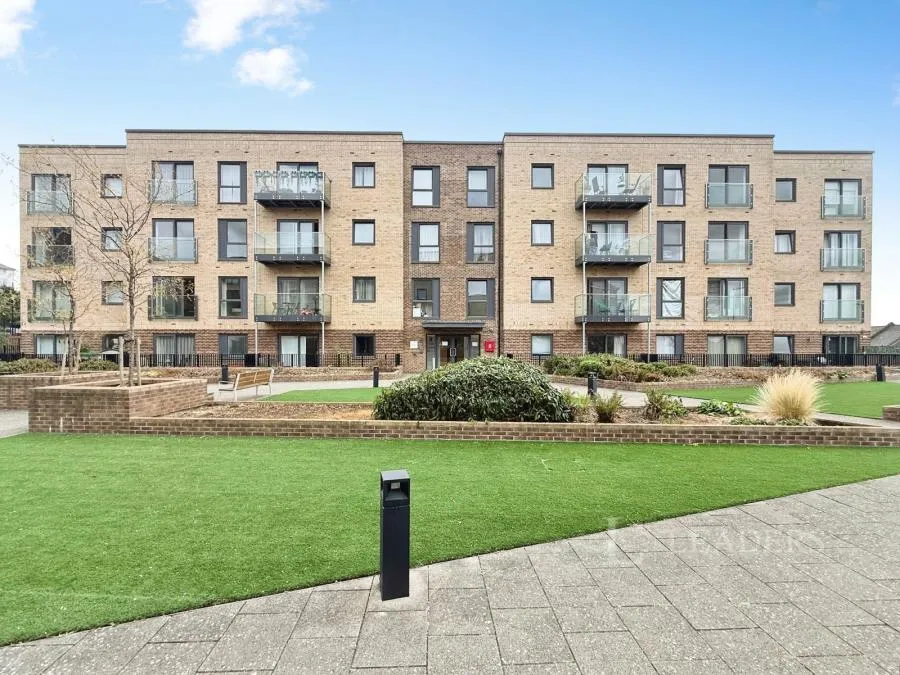 1 bed flat for sale, Stirling Drive, Luton, LU2