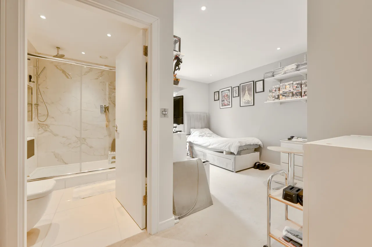 Flat 11, Allen House, Heritage Place, Brentford, photo 6