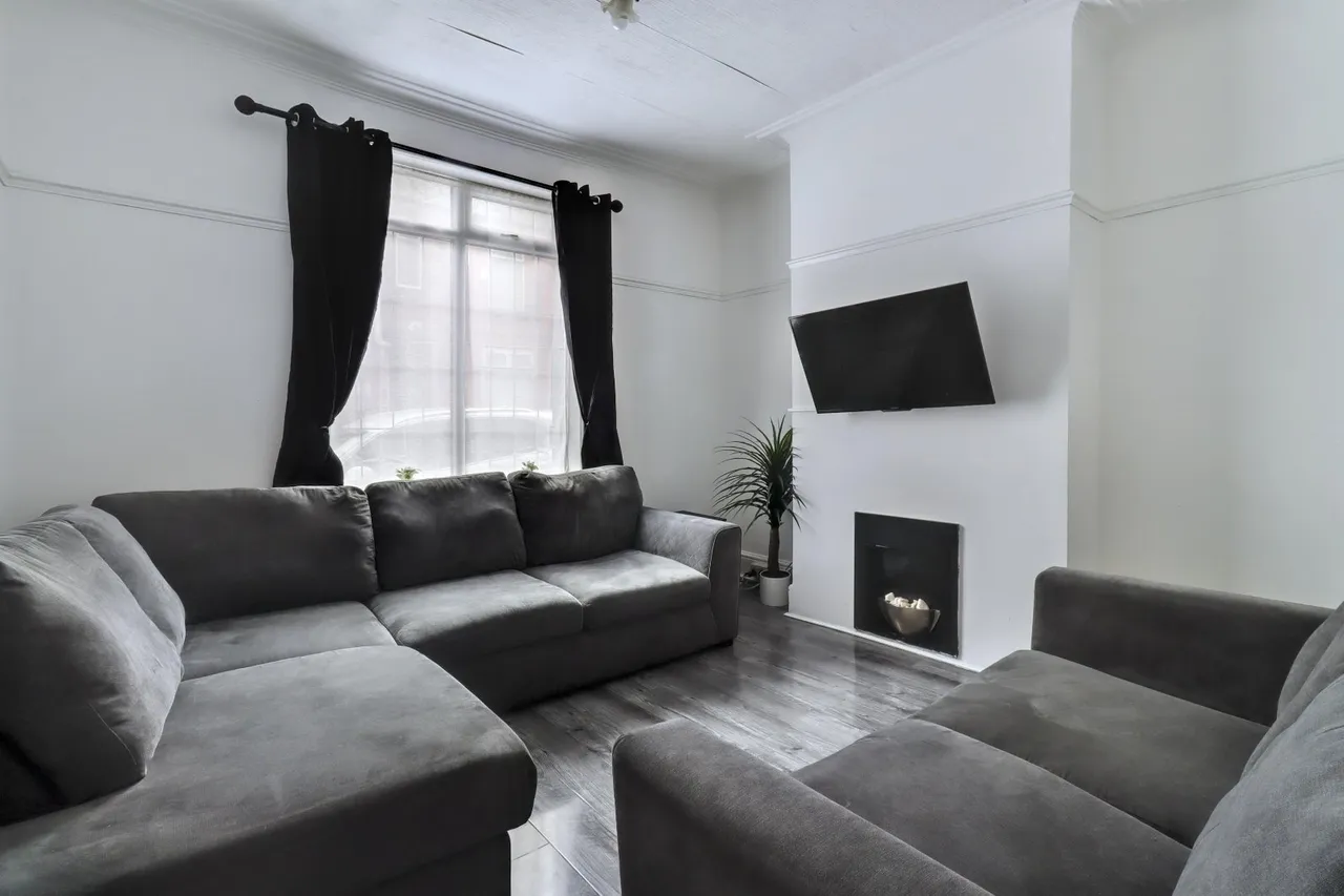 Ellerton Road, Sheffield, S5, photo 5