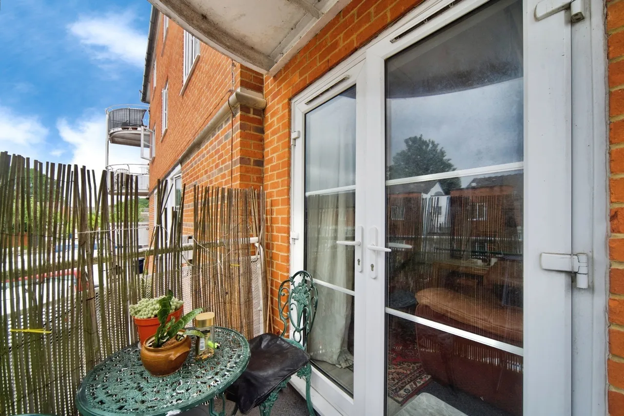 Pageant Avenue, London, NW9, photo 2