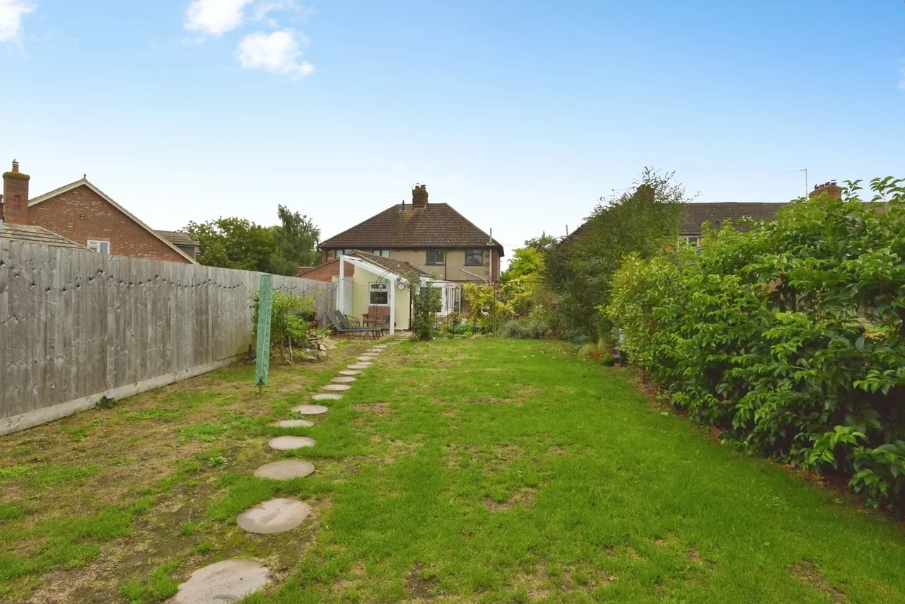 Bridge Road, Cosgrove, MK19, photo 18
