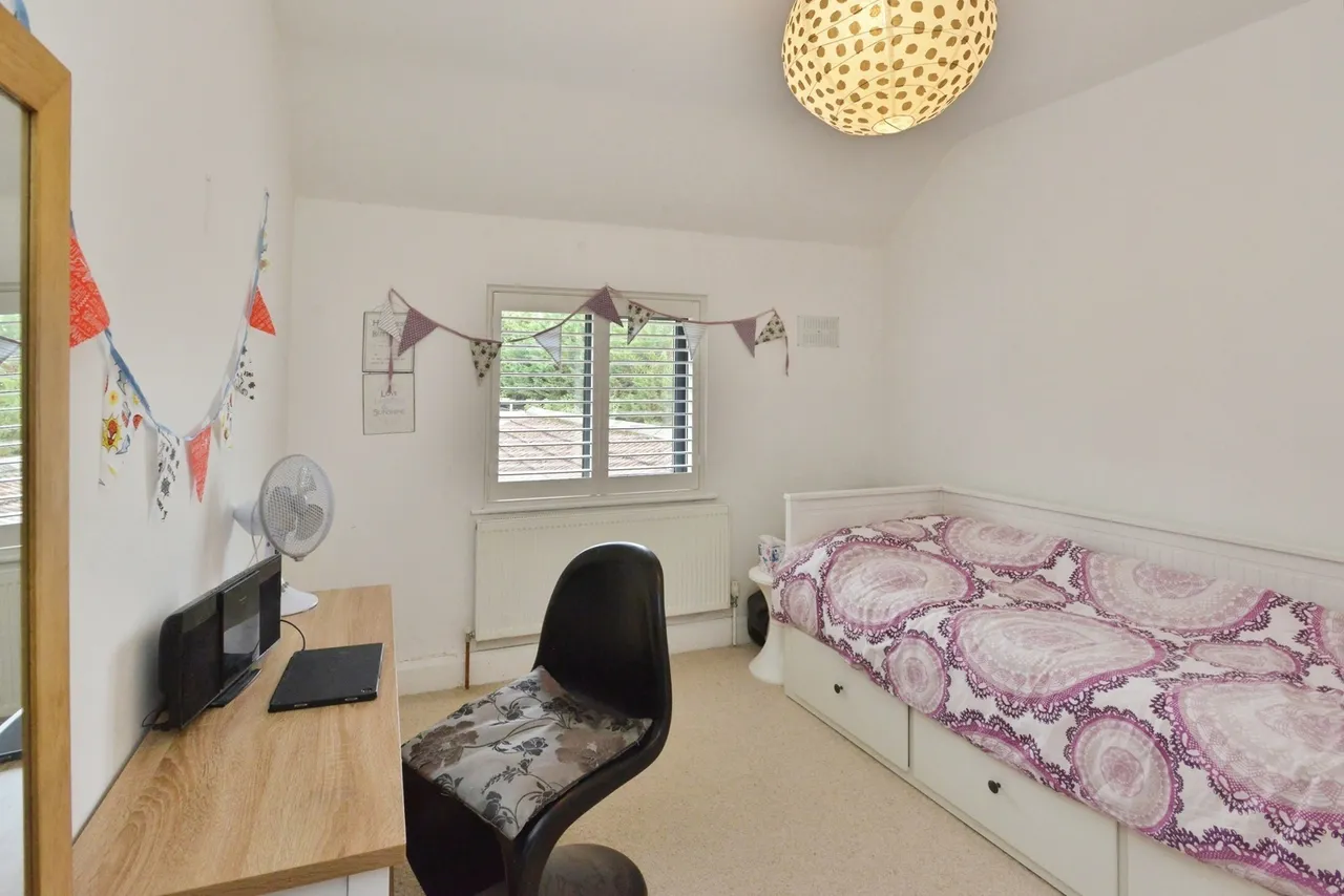 Bridge Road, Cosgrove, MK19, photo 13