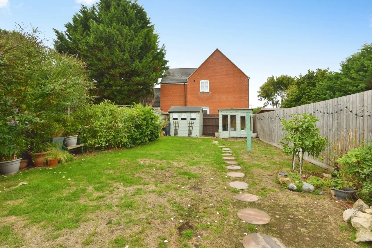 Bridge Road, Cosgrove, MK19, photo 17
