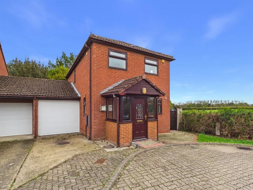 4 bed house for sale, Elmside, Norton