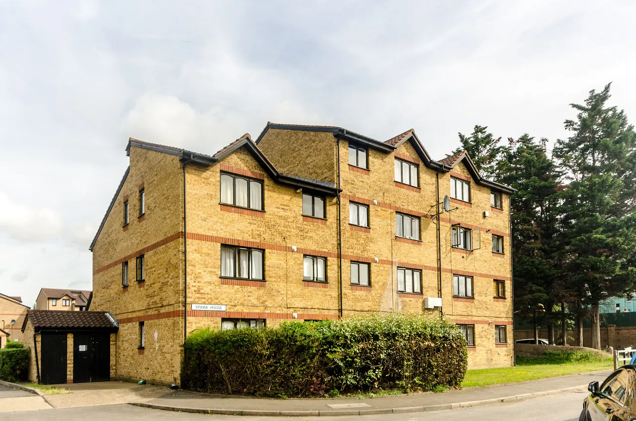 1 bed flat to rent — 13 Donne House, 4 Samuel Close, London