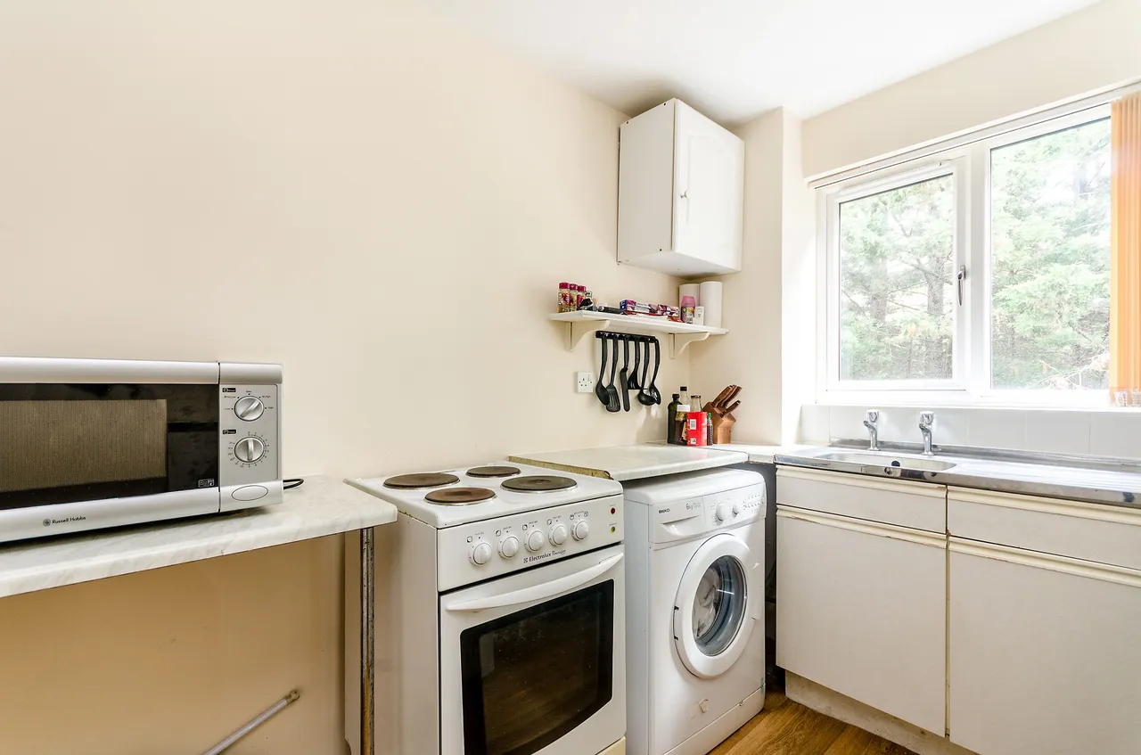 13 Donne House, 4 Samuel Close, London, photo 5