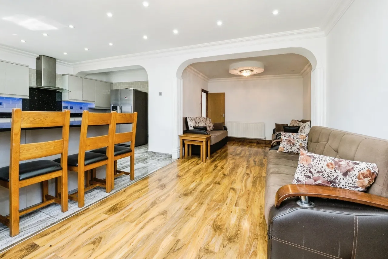 Belmont Road, Hornchurch, RM12, photo 14