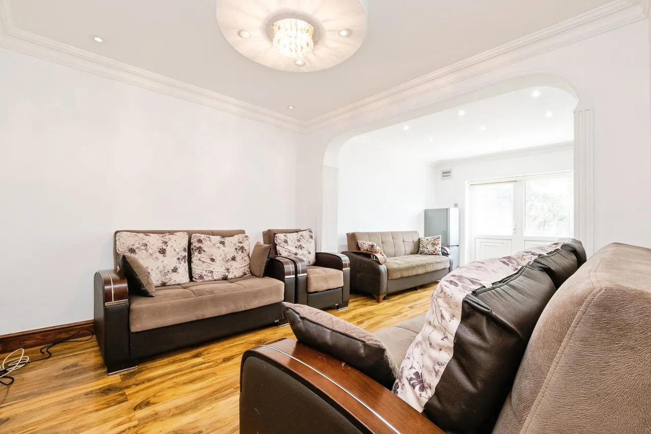 Belmont Road, Hornchurch, RM12, photo 15