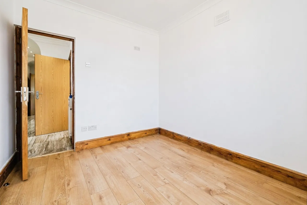 Belmont Road, Hornchurch, RM12, photo 16