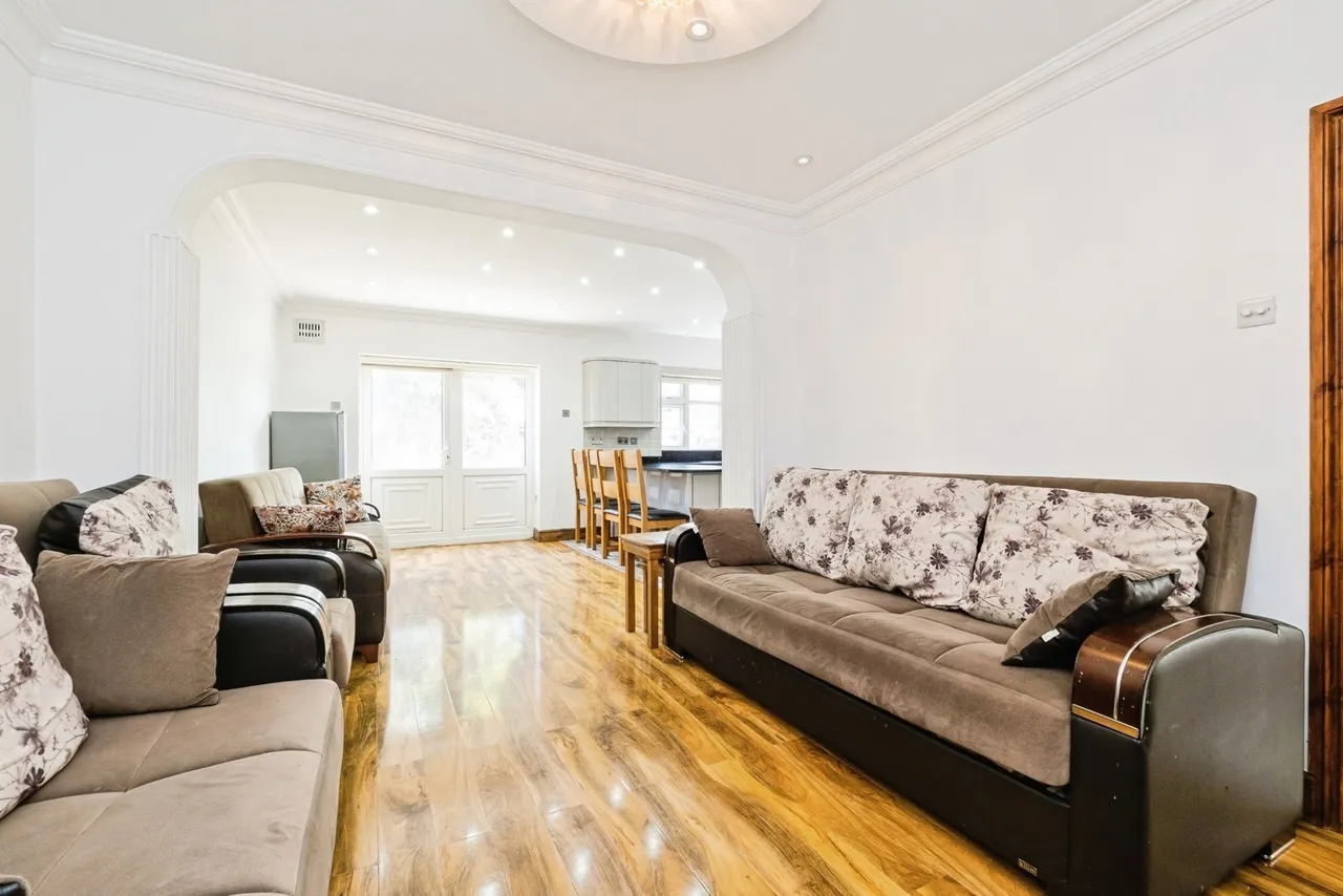 Belmont Road, Hornchurch, RM12, photo 6