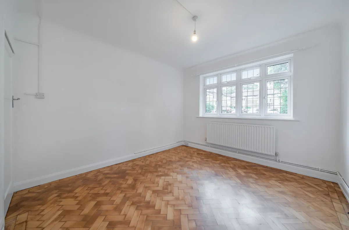 Gateways, Surbiton, KT6, photo 10