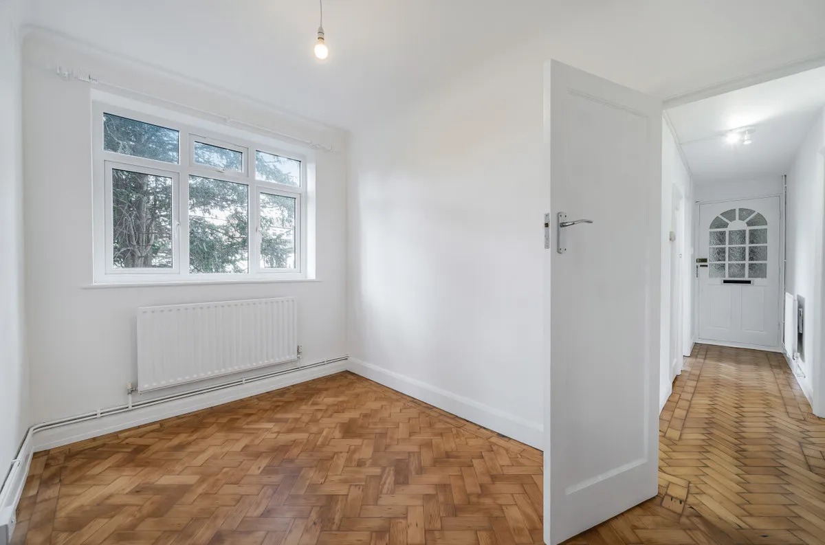 Gateways, Surbiton, KT6, photo 11
