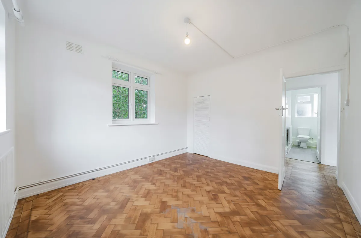 Gateways, Surbiton, KT6, photo 8