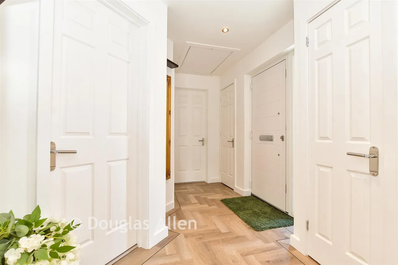 Osterley Drive, Langdon Hills, SS16, photo 12