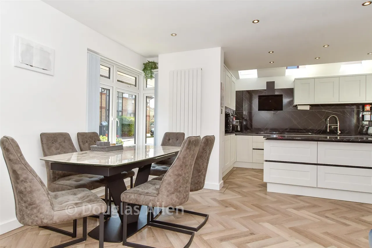 Osterley Drive, Langdon Hills, SS16, photo 6