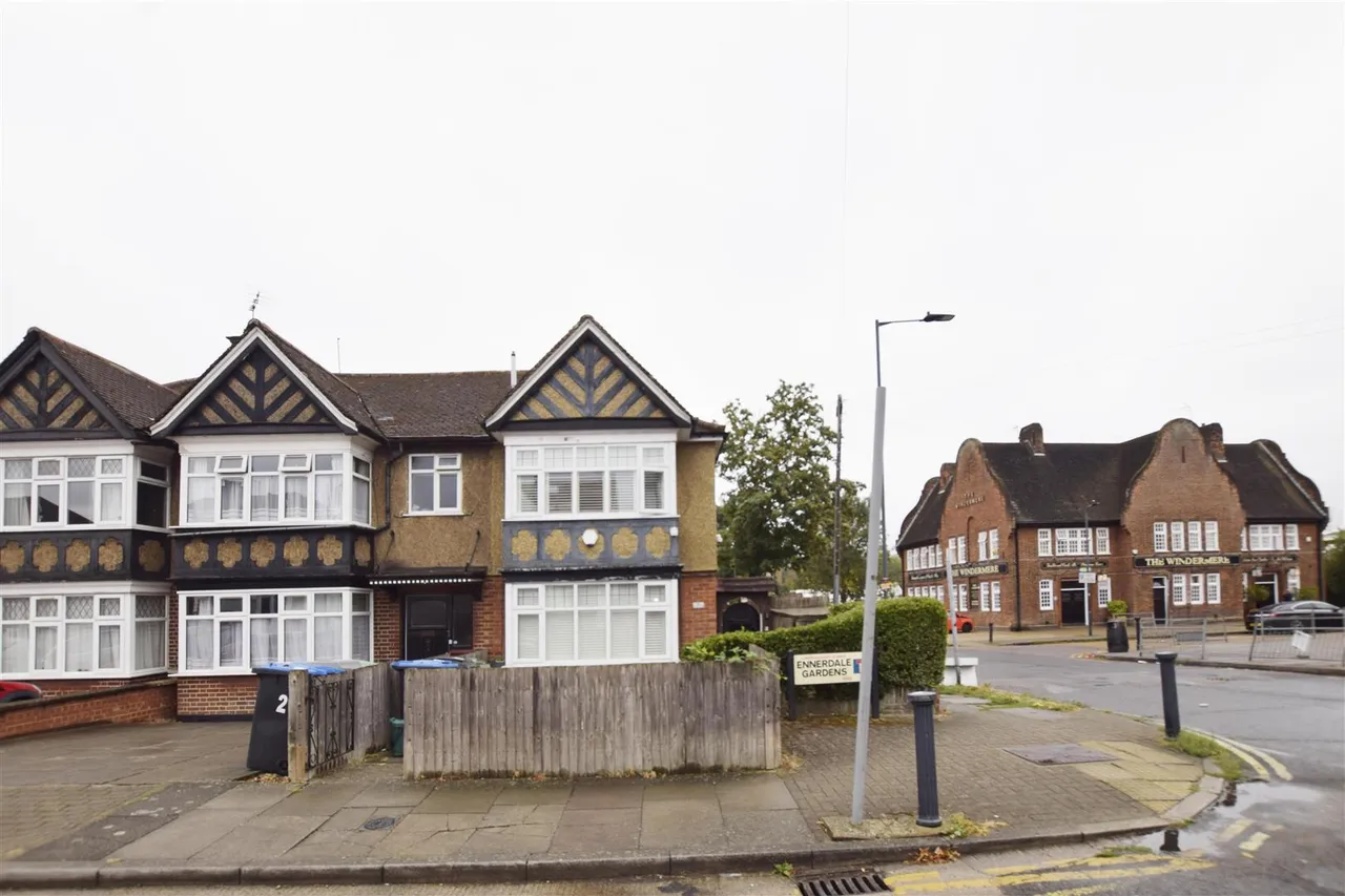 2 bed house for sale, Ennerdale Gardens, Wembley, HA9