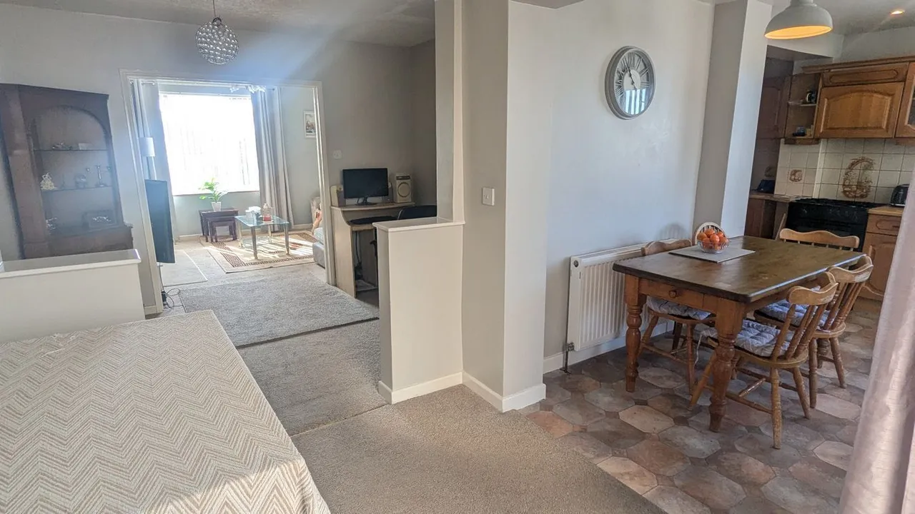 Sealey Crescent, Wells, BA5, photo 8