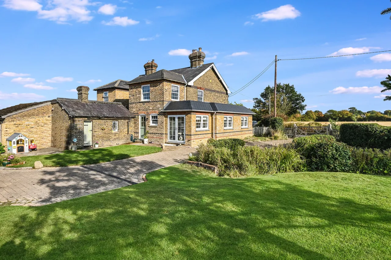 3 bed house for sale — Watersgate, Wyses Road, Chelmsford, Essex, CM1 3SN