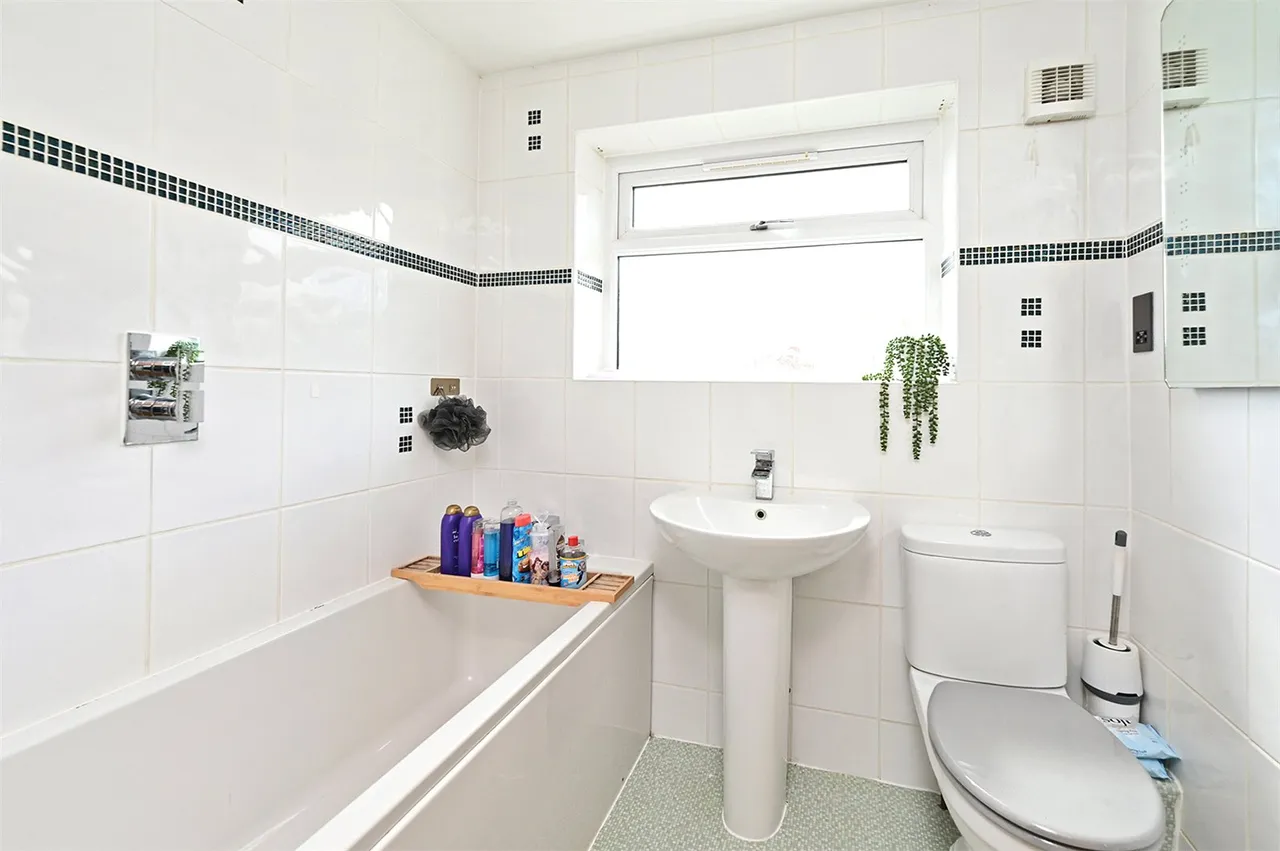 Ash Close, Ash, Guildford, Surrey, GU12 6AR, photo 17