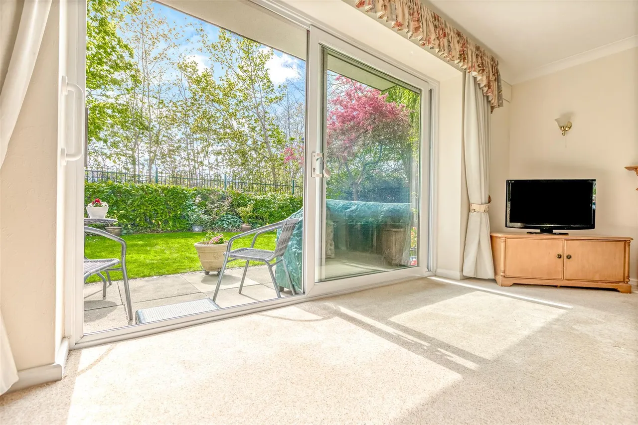 Dukes Drive, Leicester, LE2, photo 17
