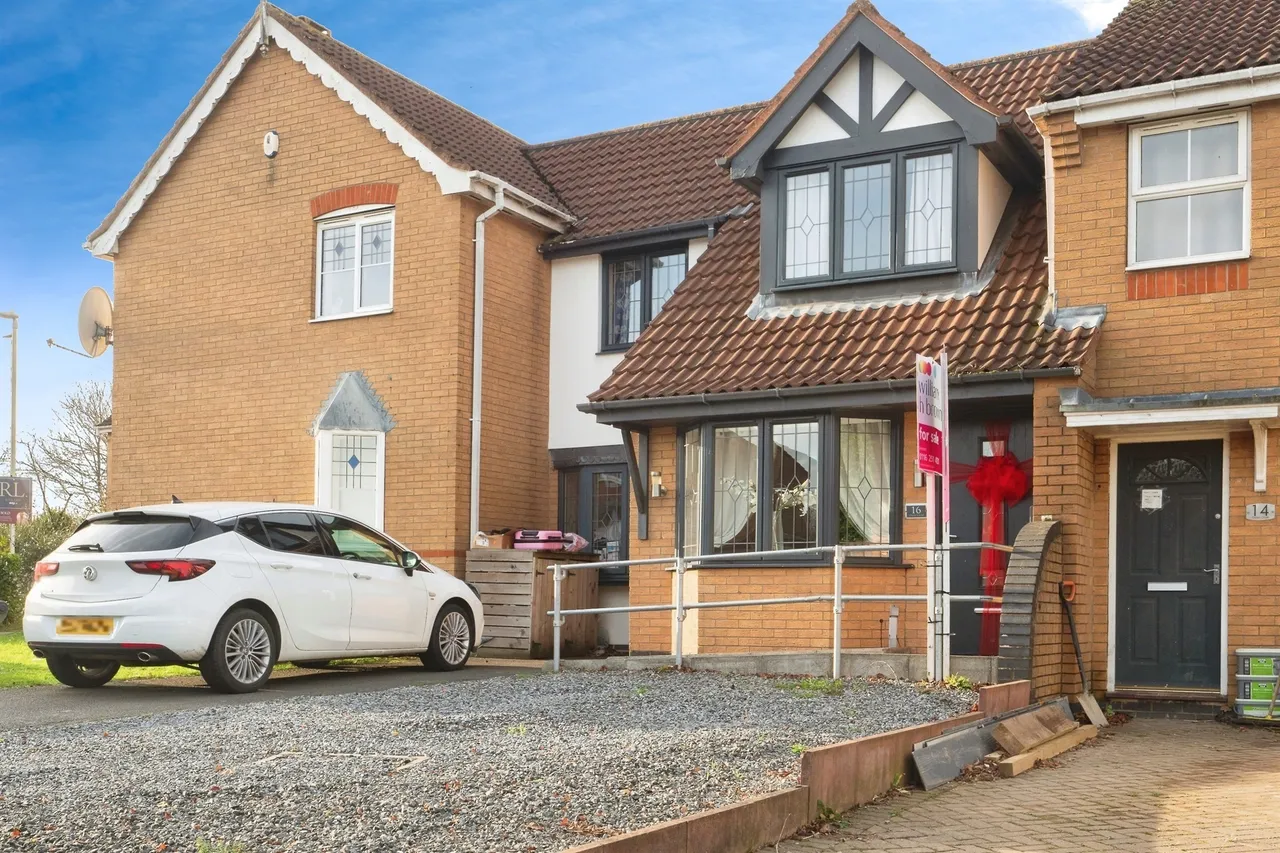 3 bed house for sale — Owen Close, Braunstone, Leicester