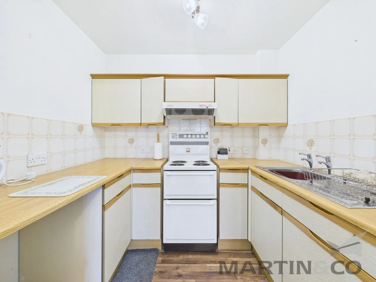 Victoria Road North, Southsea, photo 5