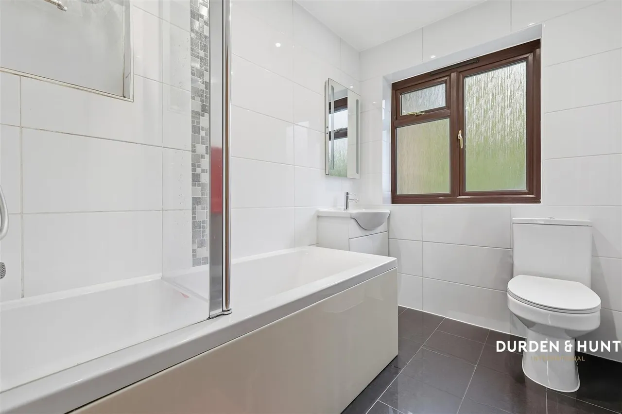 Northumberland Avenue, Hornchurch, RM11, photo 16