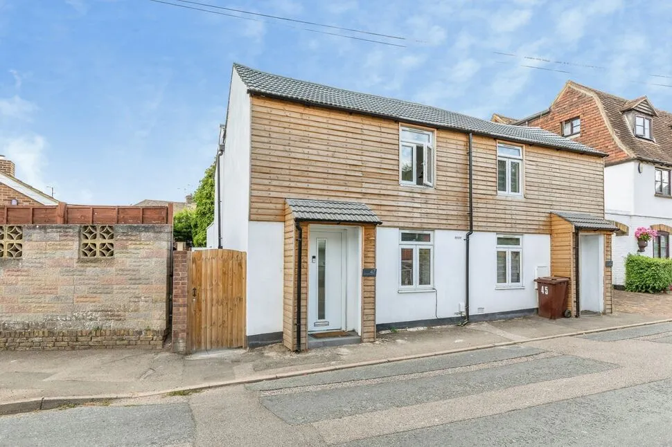 3 bed house for sale — Cooling Road, Rochester, Kent, ME2