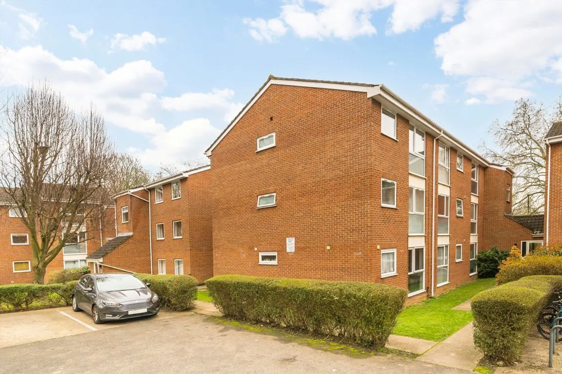 1 bed property for sale, Sunninghill Court, W3