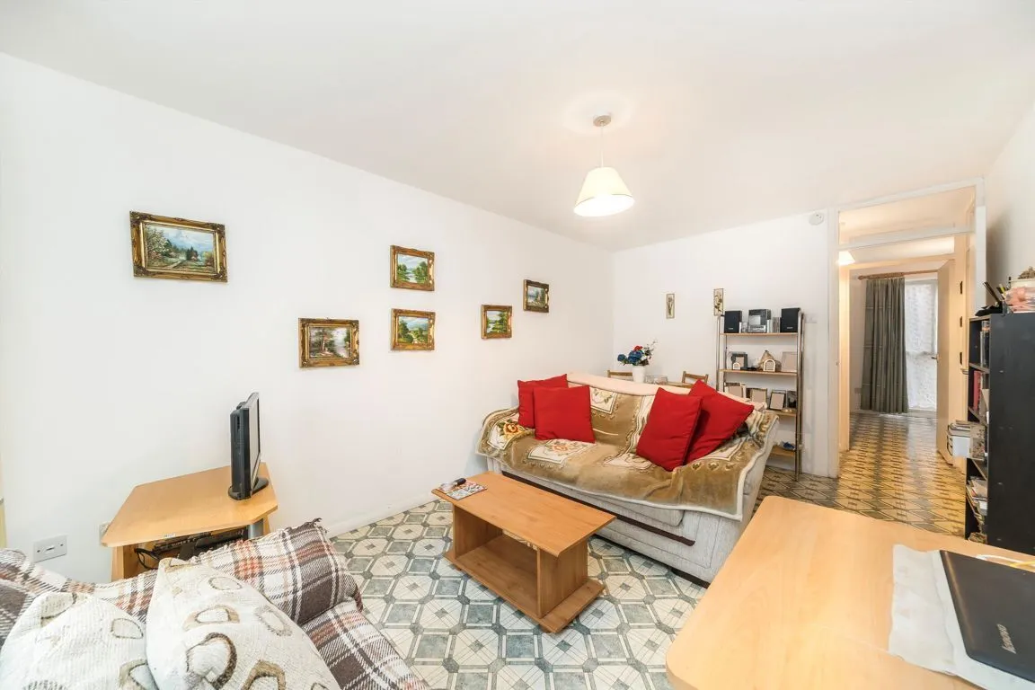Sunninghill Court, W3, photo 2