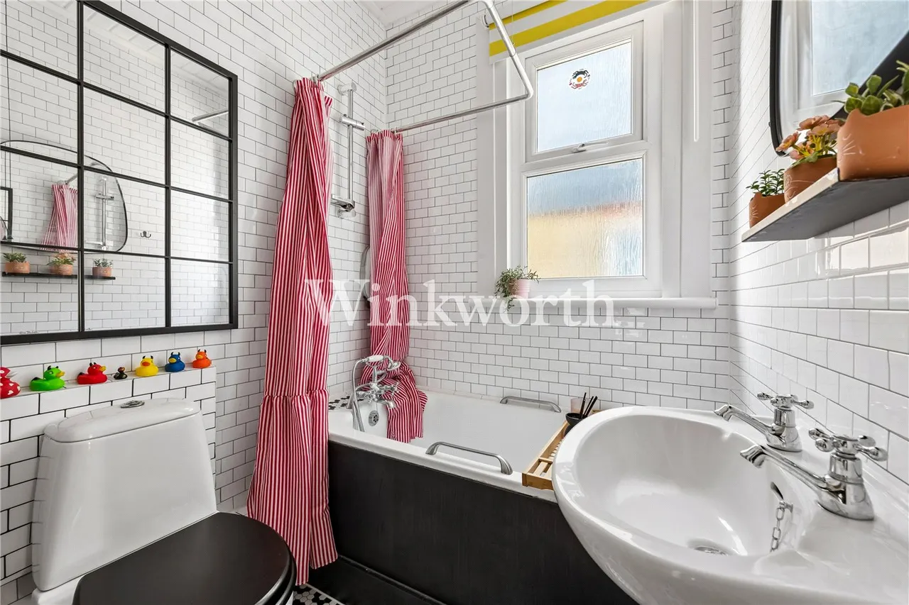 Belton Road, London, N17, photo 15