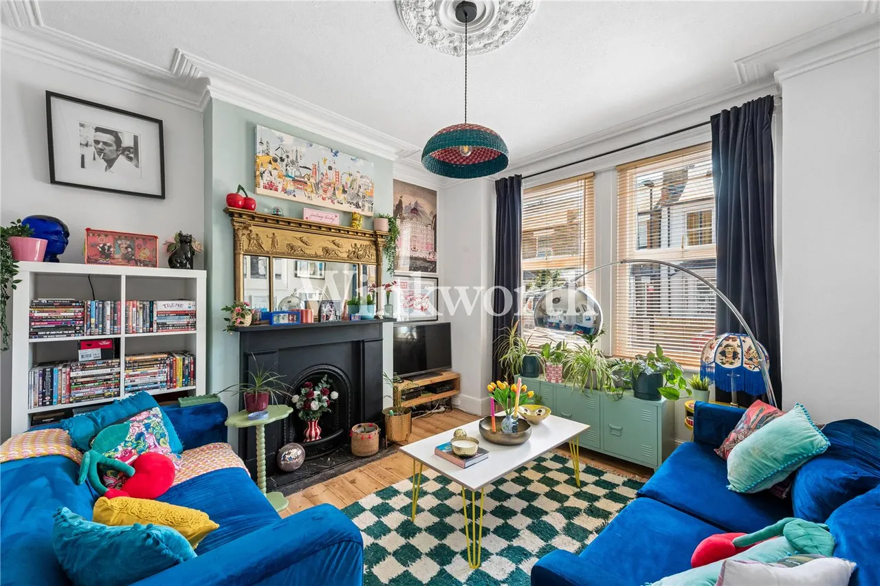 3 bed house for sale, Belton Road, London, N17