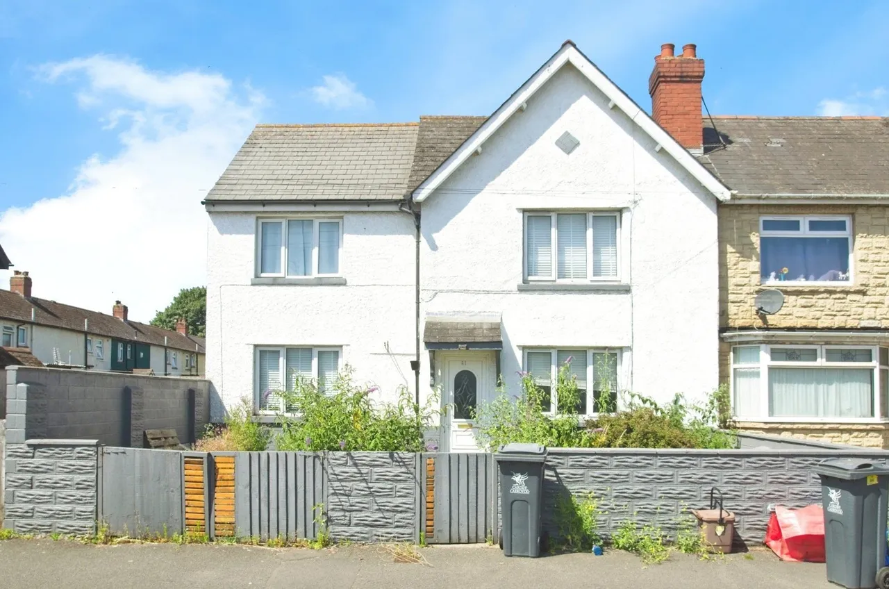 4 bed house for sale — Clydesmuir Road, Cardiff, CF24