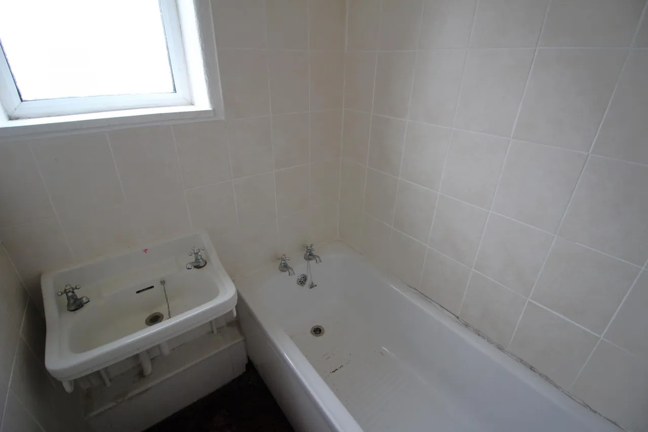Dowry Street, Oldham, OL8, photo 11