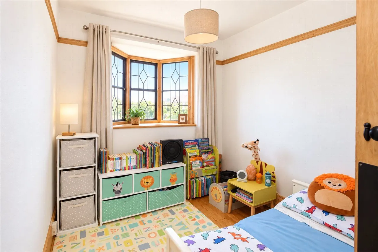 Medway Crescent, Leigh-on-Sea, SS9, photo 8